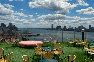 STANDARD-NYC-Le-Bain-600x400